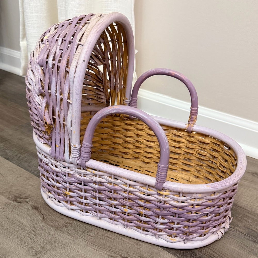 Vintage Wicker Baby Doll Bassinet Crib Basket